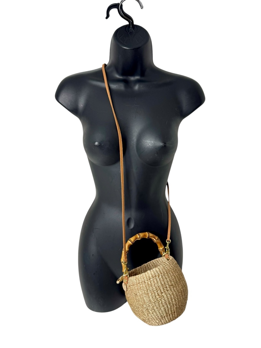 Clare V Pot de Miel ☀️ Tiny Straw Bag, Big Energy - Picture 5 of 15